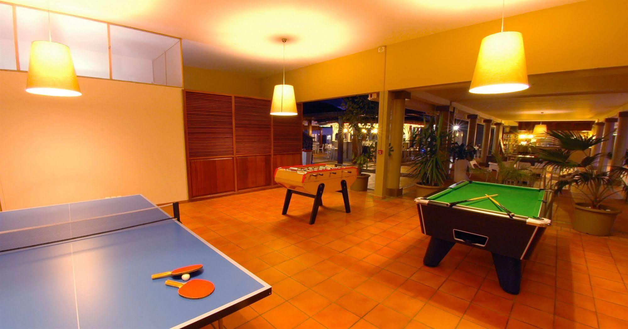 Hotel Les Creoles Saint-Gilles Les Bains Exterior photo